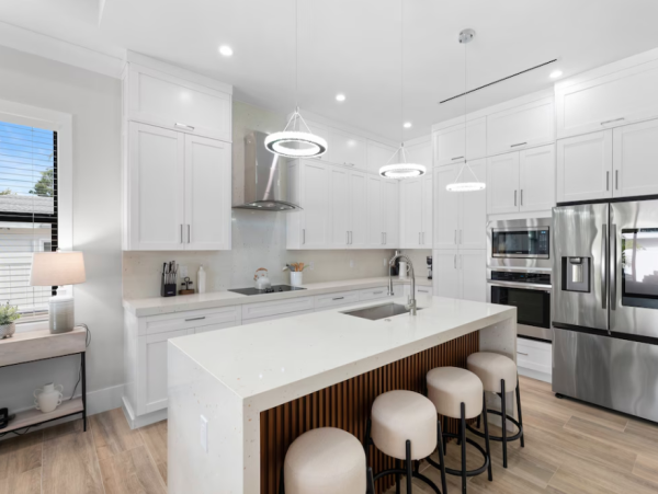 Luxurious 5-Bedroom Retreat in Naples - Your Ultimate Vacation Destination